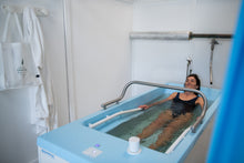 Charger l'image dans la galerie, Bain Hydromassage ou Aérobain eau thermale Saubusse